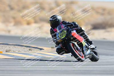 media/Jan-10-2025-CVMA Friday Practice (Fri) [[489e0da257]]/Group 4 and Trackday/Session 4 (Turn 16)/